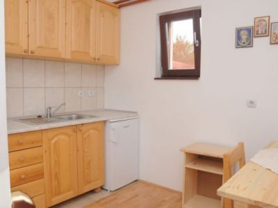 Dvokrvetni studio na prvom spratu konaka Romanov br. 7